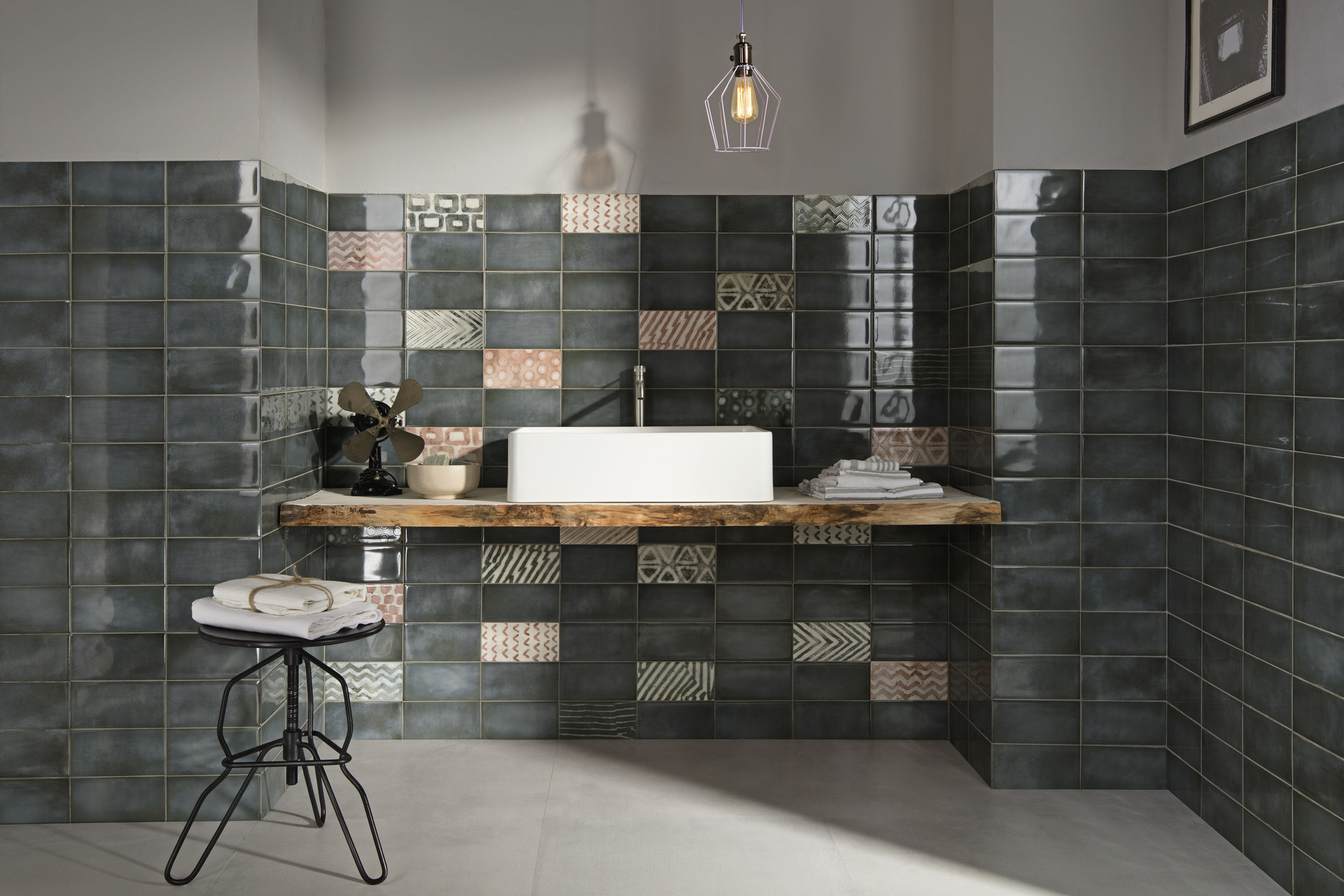  Porcelain Tiles - BE IN