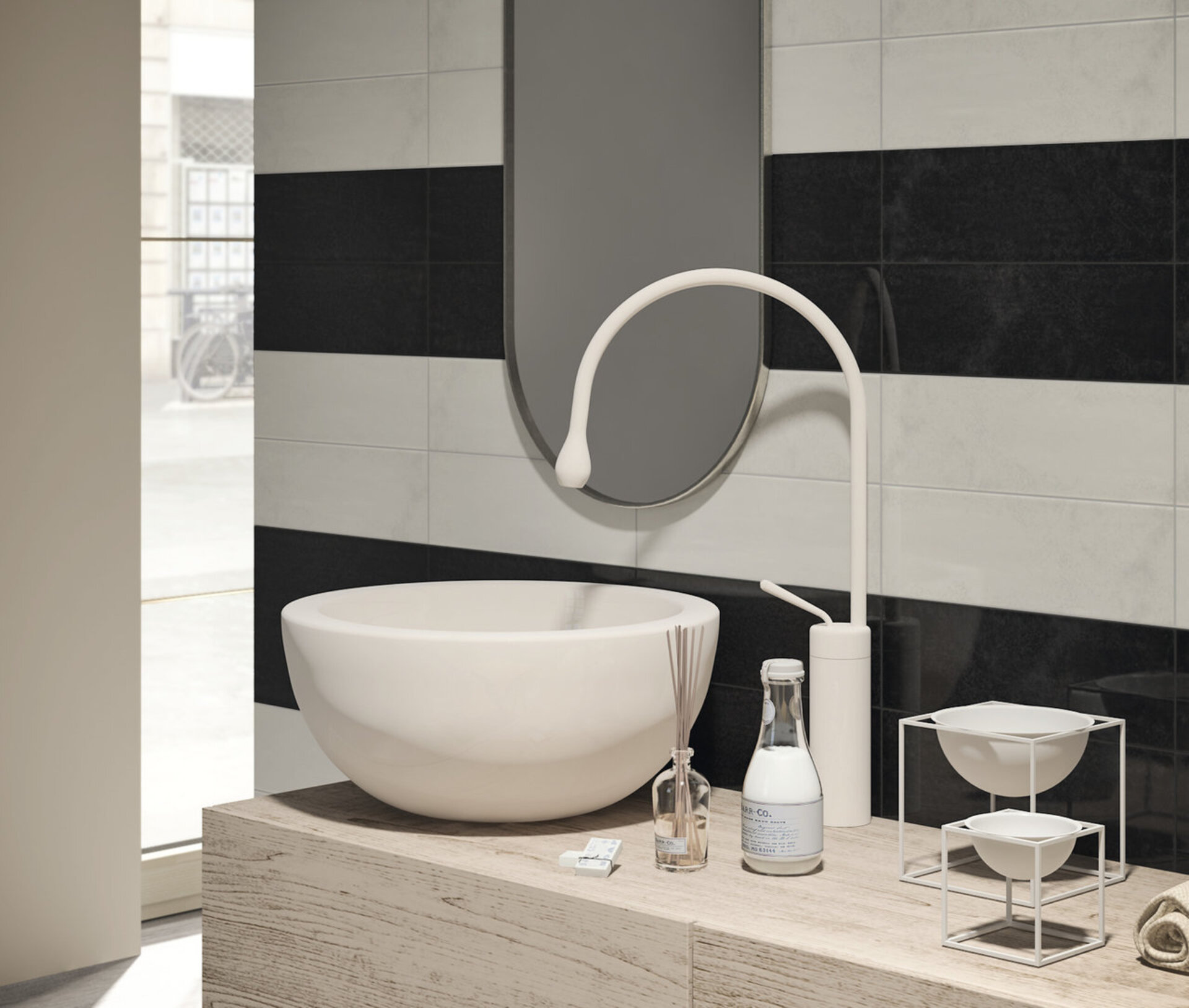  Porcelain Tiles - MAIOLICA